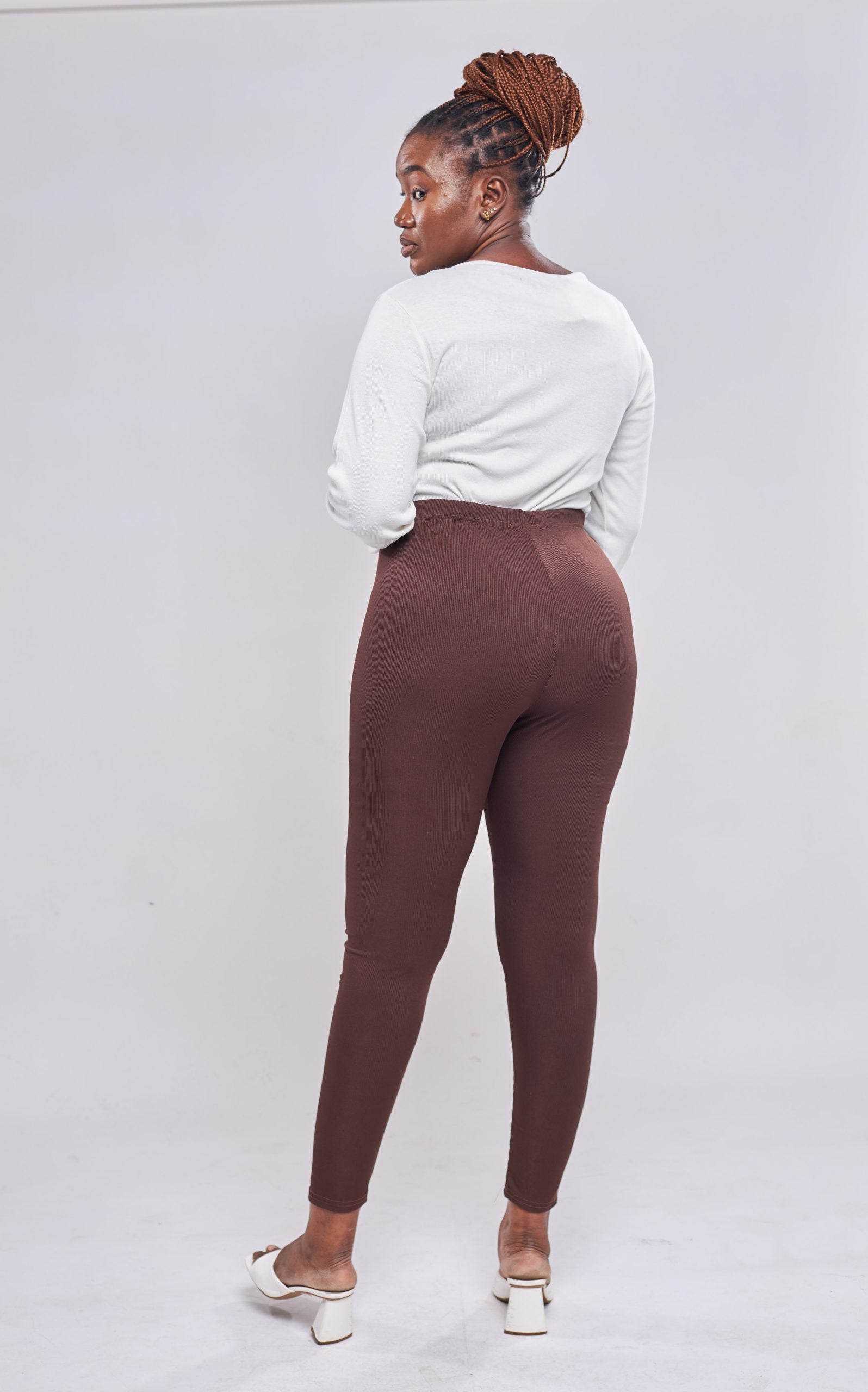 Boohoo - Legging Basique Côtelé- Marron back view