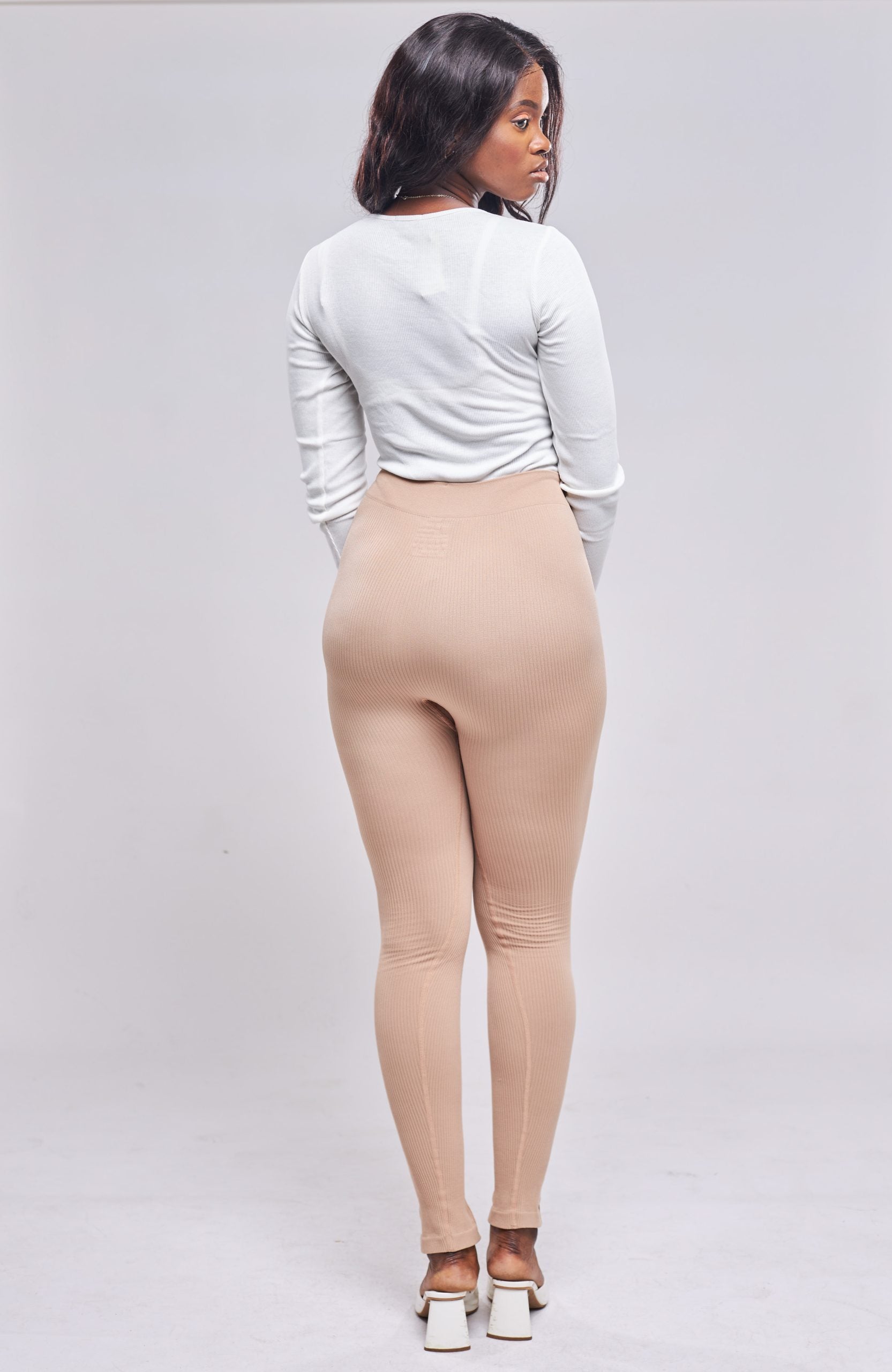 Boohoo - Legging Côtelé Fendu - Beige back view